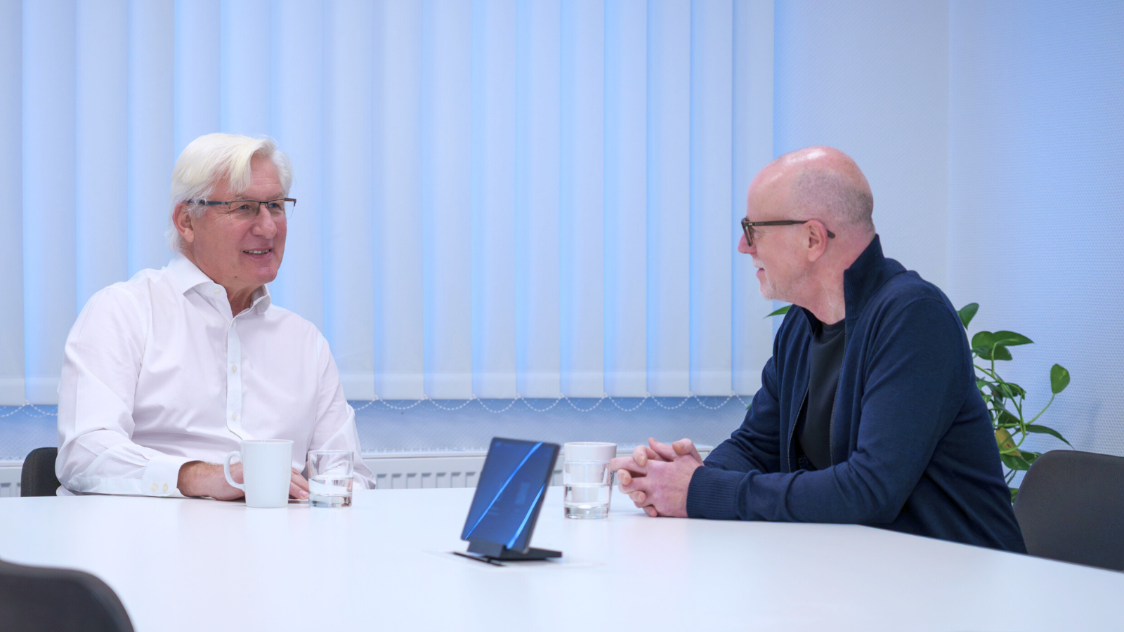 Ein Gespräch über Führung, Wandel und Erfahrung. Oder: Irgendwas ist immer